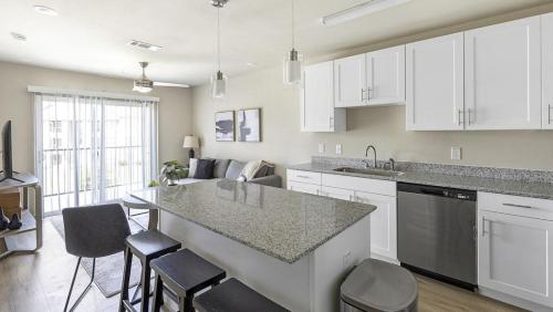 Landing at Camden Crossing - 1 Bedroom in Fort Worth in Burleson, USA