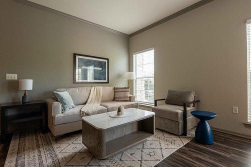 Landing at Lakeline Parmer Lane - 2 Bedrooms in Avery Ranch Lakeline in Austin, USA