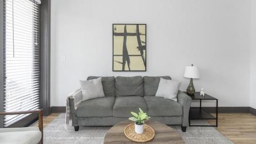 Landing at The Jack on Beach - 1 Bedroom in Baymeadows in Jacksonville, USA