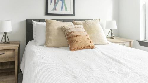 Landing at The Jack on Beach - 1 Bedroom in Baymeadows in Jacksonville, USA