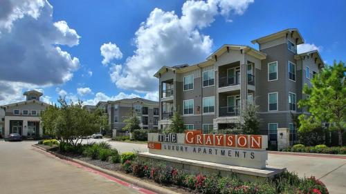Landing at The Grayson - 2 Bedrooms in Cypressdale in Spring, USA