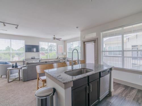 Landing at The Grayson - 2 Bedrooms in Cypressdale in Spring, USA