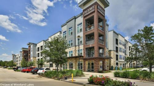 Landing at Enclave at Woodland Lakes - 1 Bedroom in The Woodlands in Conroe, USA
