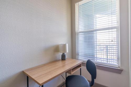 Landing at Enclave at Woodland Lakes - 1 Bedroom in The Woodlands in Conroe, USA