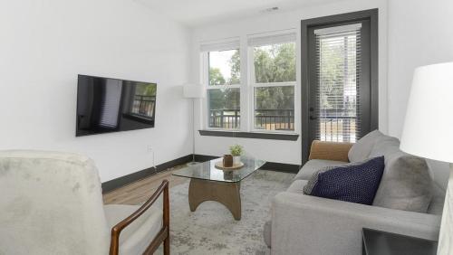 Landing at The Jack on Beach - 2 Bedrooms in Baymeadows in Jacksonville, USA