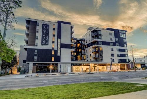 Landing at The Dewiit - 1 Bedroom in Central City