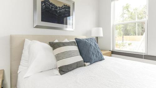 Landing at The Jack on Beach - 1 Bedroom in Baymeadows in Jacksonville, USA
