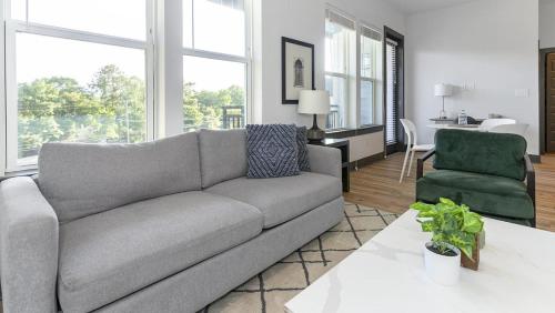 Landing at The Jack on Beach - 1 Bedroom in Baymeadows in Jacksonville, USA