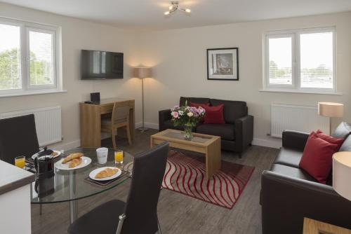Beneficial House Apartments Bracknell - image 12