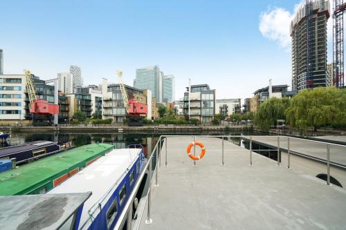 Unique Water Lodge in London - Roof Terrace, Londyn (zdjęcie 9)