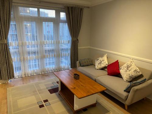 Bright 2 Bedroom Flat Close to City Centre, London