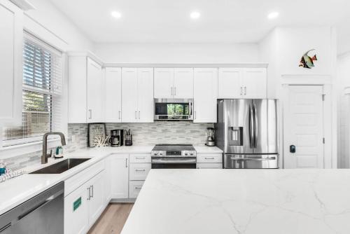 Brand New Luxury Home Golf Cart Nature Views in Destin, USA