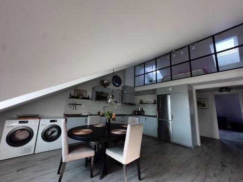 Chic Industrial Loft in Stockholm, Stockholm (photo 8)