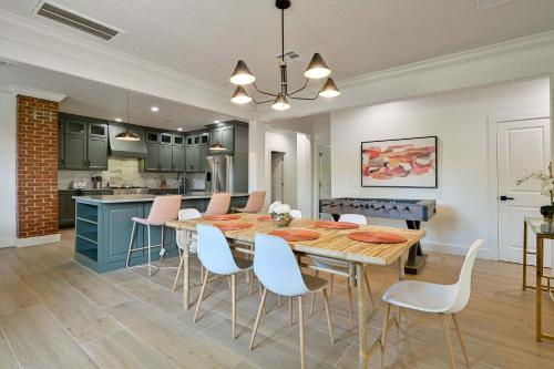 Luxury and comfort for family or large group - close to OUHSC Downtown in Oklahoma City, USA