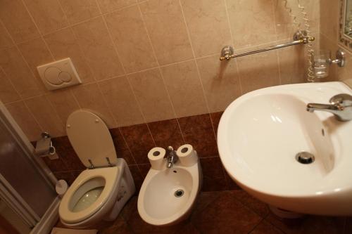 Elegance - image 11