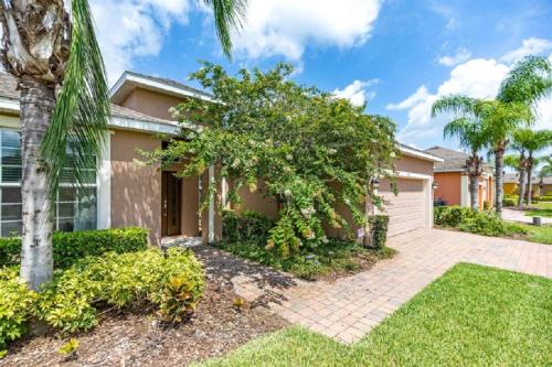 494 - Fabulous 5 Bed Villa with South West Facing pool and Spa Overlooking Water and Conservation in Loughman, USA