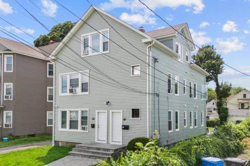 Freshly Redone & Newly Furnished! A MUST SEE! Freshly Redone & Newly Furnished! A MUST SEE!