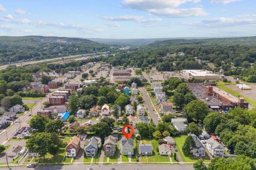 Freshly Redone & Newly Furnished! A MUST SEE! Freshly Redone & Newly Furnished! A MUST SEE!