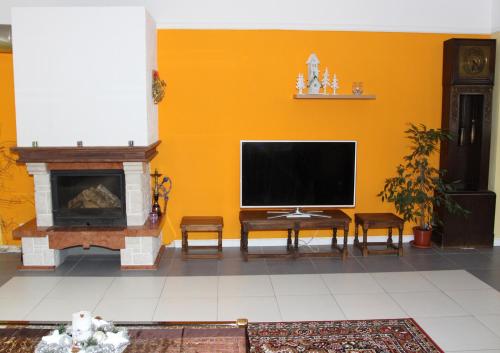 One-Bedroom Apartment with Fireplace image 6