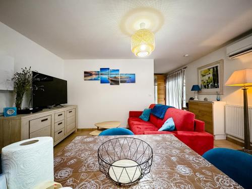 DREAM HOLIDAY 26 - Charmant T2 4 Pers 38m2 Terrasse de 14m2- Clim, Wifi, Parking - Sur RN7 au calme  in Livron-sur-Drome