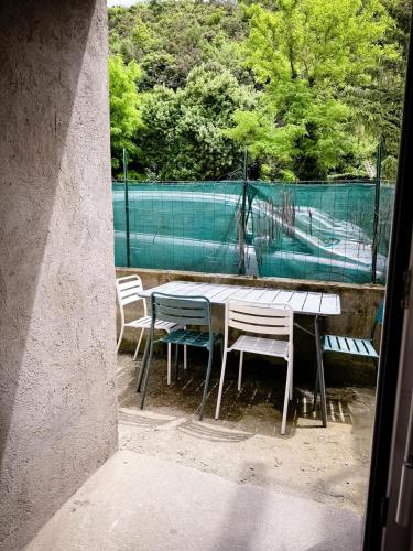 DREAM HOLIDAY 26 - Charmant T2 4 Pers 38m2 Terrasse de 14m2- Clim, Wifi, Parking - Sur RN7 au calme  in Livron-sur-Drome