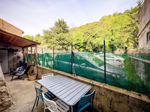DREAM HOLIDAY 26 - Charmant T2 4 Pers 38m2 Terrasse de 14m2- Clim, Wifi, Parking - Sur RN7 au calme  in Livron-sur-Drome