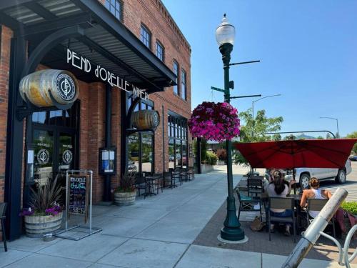 Mayor's Lake and Ski Suite in Sandpoint (ID)