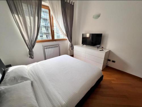 Best Stay - Central Station Suite Apartments, Bari
