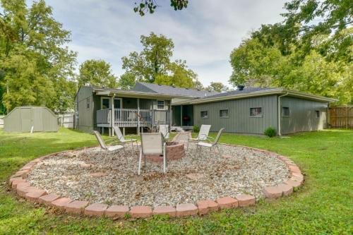 Walk to Boat Ramp Fenced Home in Jeffersonville! in Jeffersonville, Vereinigte Staaten von Amerika