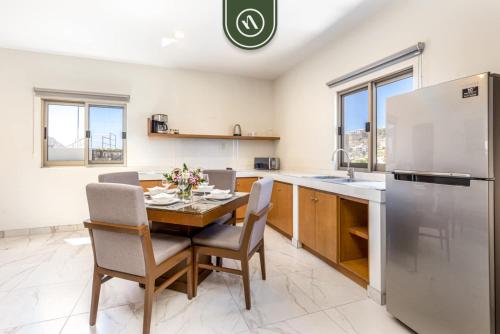 1BR with King Bed - Rooftop Pool - Near Downtown in Cabo San Lucas, Mexico