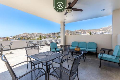 1BR with King Bed - Rooftop Pool - Near Downtown in Cabo San Lucas, Mexico