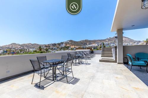 1BR with King Bed - Rooftop Pool - Near Downtown in Cabo San Lucas, Mexico