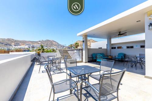 1BR with King Bed - Rooftop Pool - Near Downtown in Cabo San Lucas, Mexico