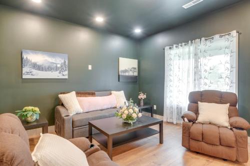 1 Mi to Downtown New Albany Home with Yard in New Albany, USA