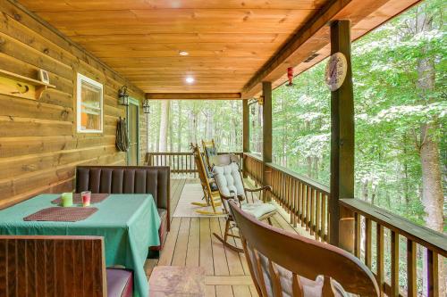 Pet-Friendly Byrdstown Cabin with Fire Pit and Porch! in Frogue, USA