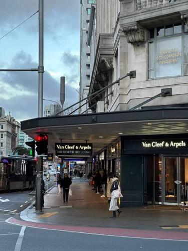 Hyper-Central Apartment Downtown Auckland