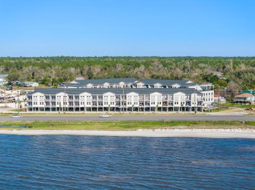 Alta Vista by Pristine Properties - main image