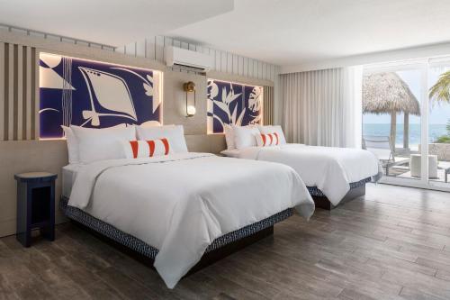 3 twin beds