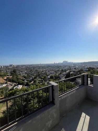 Hillside Close To Dtla 3br Stunning Views
