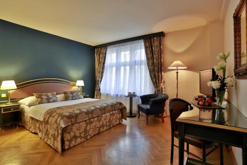 1 queen bed