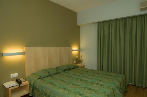 Kronos Hotel The 4-star Kronos Hotel offers comfort and convenience whether youre on business or holiday in Platamonas. The property features a wide range of facilities to make your stay a pleasant experience. Ta
