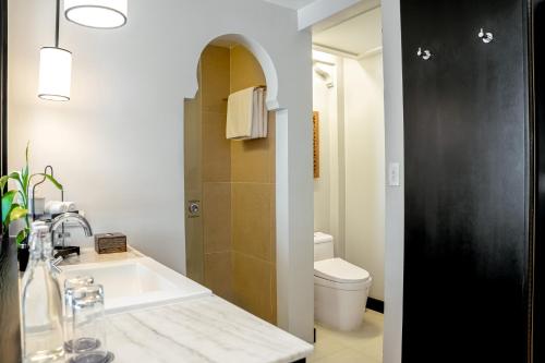 Gold Chamber Double with Pool View image 10