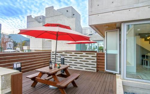 tongyeong monopeoni pensyeon in Yongnam-myeon