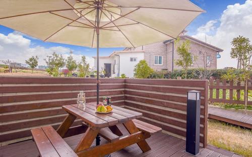 tongyeong monopeoni pensyeon in Yongnam-myeon