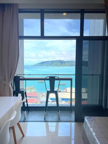 The Shore Cozy Suite in CBD The Shore Cozy Suite in CBD