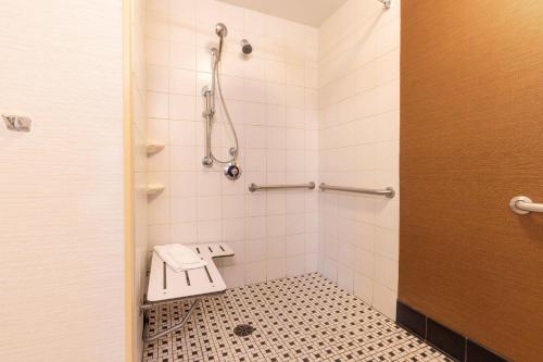 Fairfield Inn & Suites Bedford - image 11