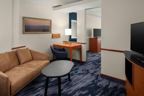 Fairfield Inn & Suites Bedford - image 4