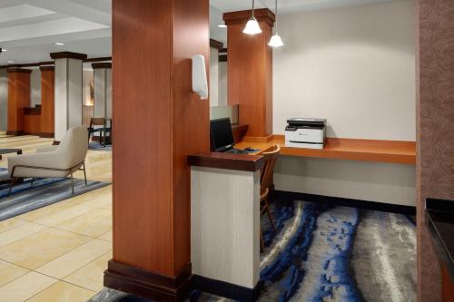 Fairfield Inn & Suites Bedford - image 8
