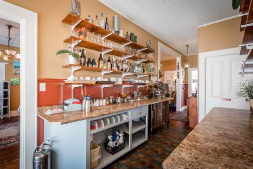 ผับ/เลาจน์, Lakelawn B&B and Motel in ยาร์เมาท์