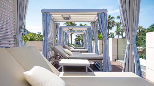 Swimming pool, LOTTE HOTEL JEJU in Jungmun